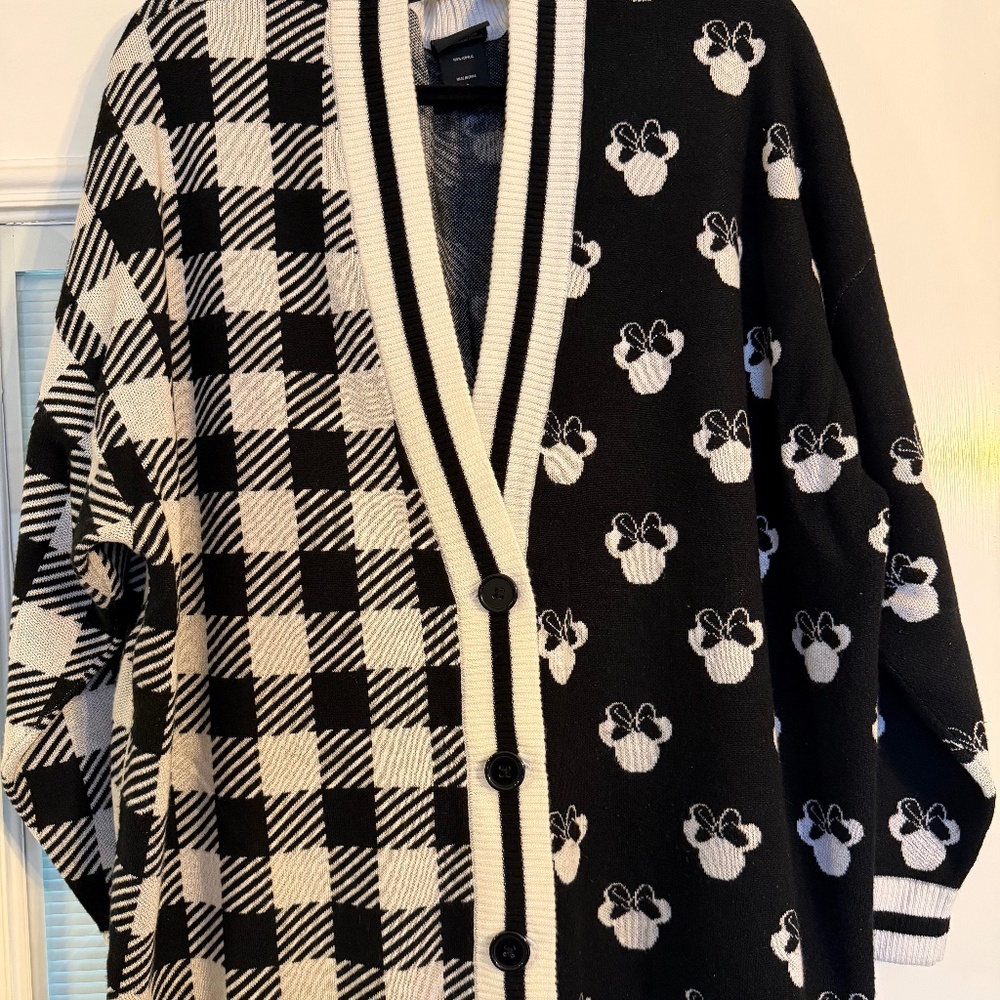 Torrid Size 3 Disney Minnie Mouse Sweater Cardigan